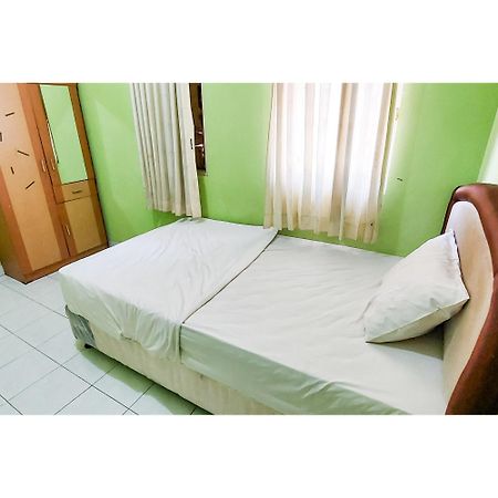 Surya Inn Syariah Cikarang Redpartner Bekasi Exterior foto