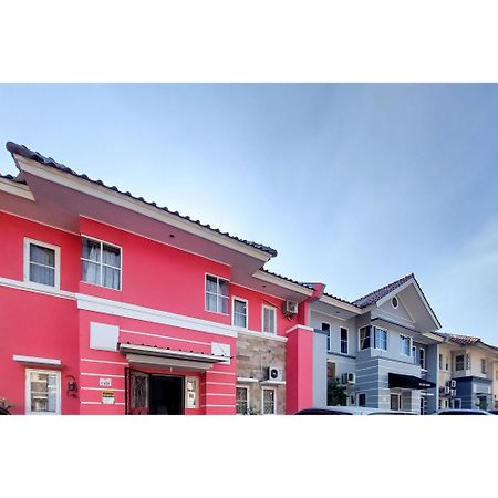 Surya Inn Syariah Cikarang Redpartner Bekasi Exterior foto