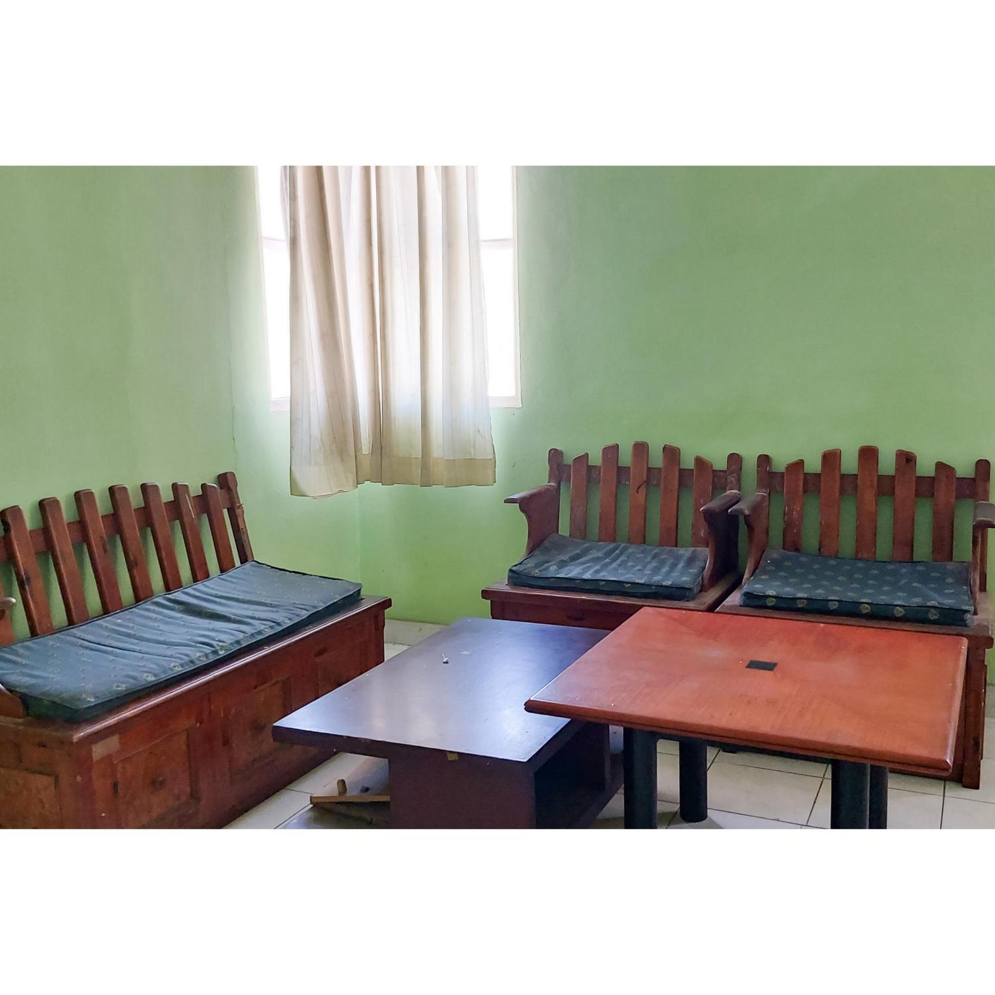 Surya Inn Syariah Cikarang Redpartner Bekasi Exterior foto